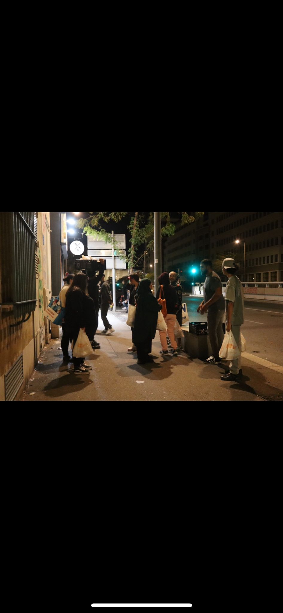 Maraude solidaire des Enfants du Peuple à Marseille